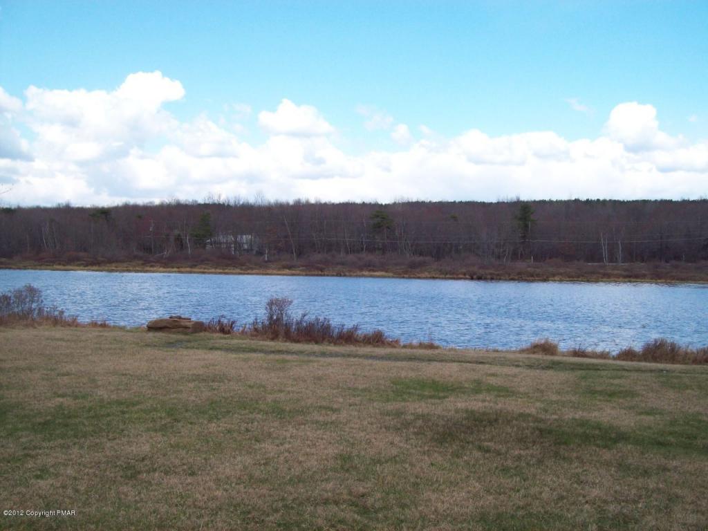 Indian Mountain Lakes: A Vibrant Gated Community Surrounded by Pocono Beauty